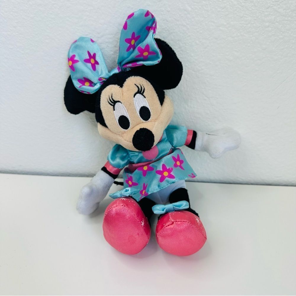 Minnie Mouse Pink Blue‎ Flower 9 In Plush